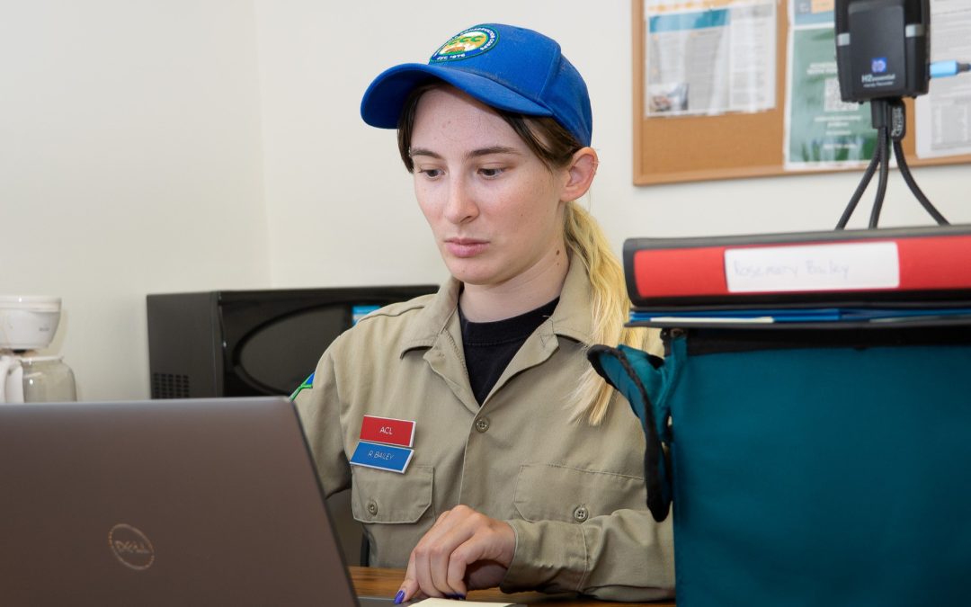 Vista Corpsmember Tells Story of Conservation, Coastal Access with Internship